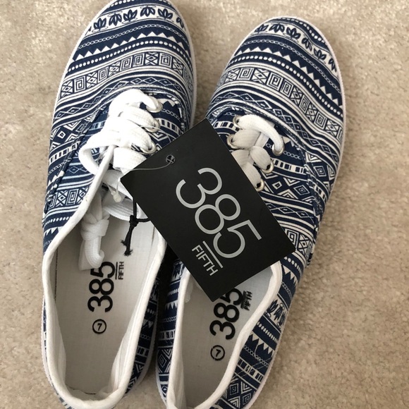 Brand new 385 Fifth sneakers - Picture 2 of 2